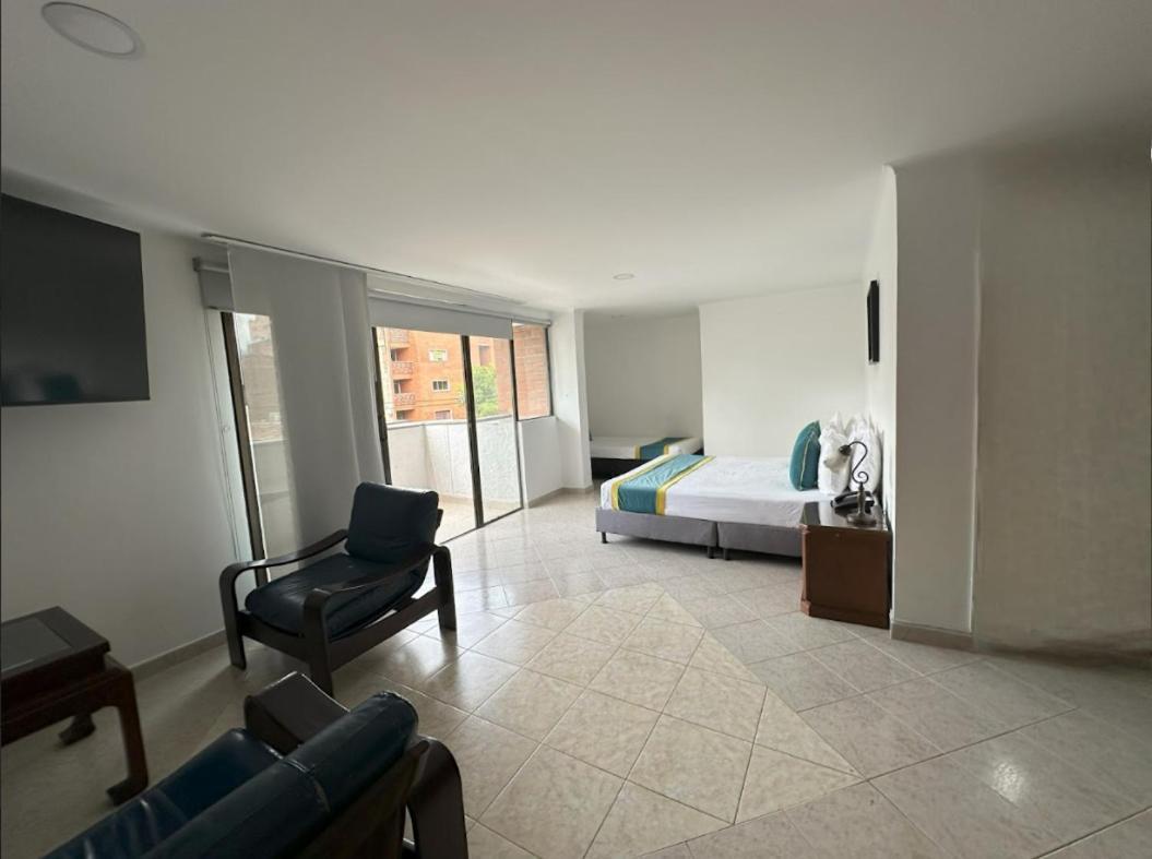 Hotel Lukas Меделин Екстериор снимка