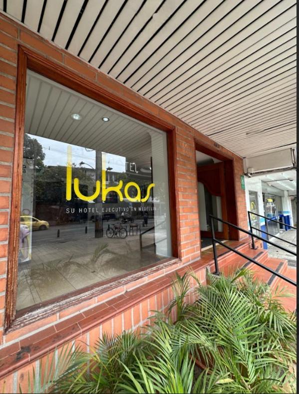Hotel Lukas Меделин Екстериор снимка