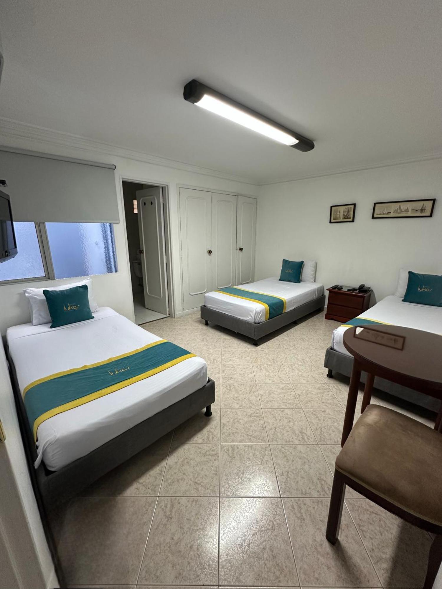 Hotel Lukas Меделин Екстериор снимка