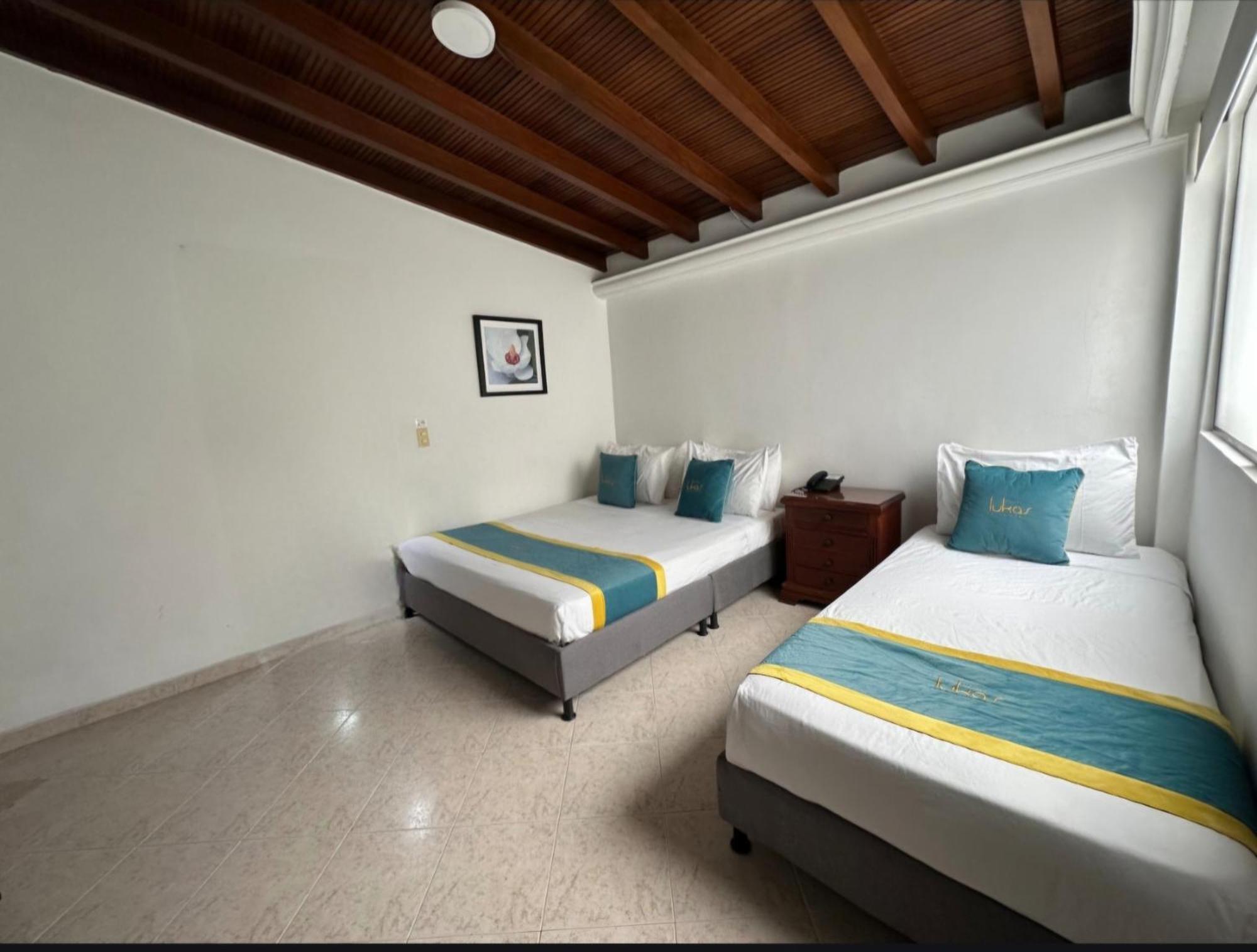 Hotel Lukas Меделин Екстериор снимка