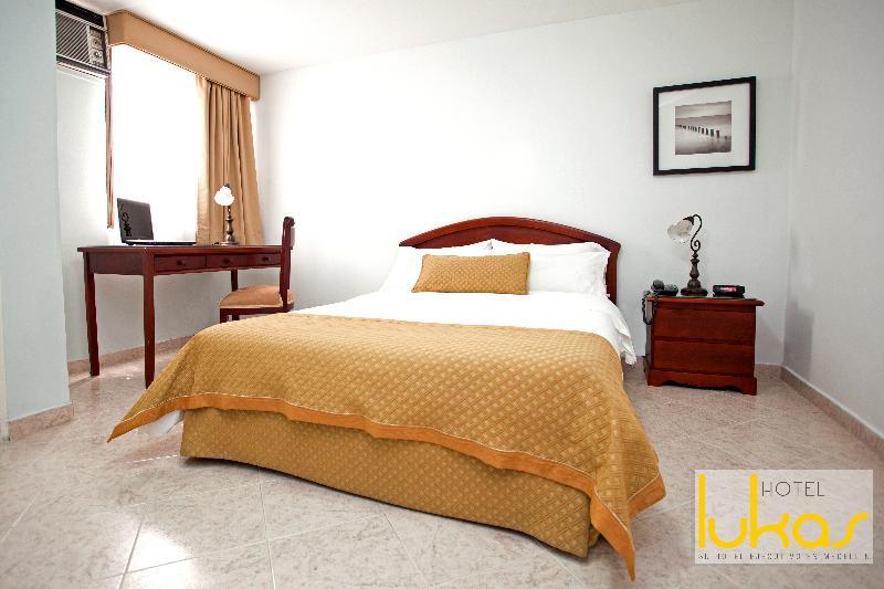 Hotel Lukas Меделин Екстериор снимка