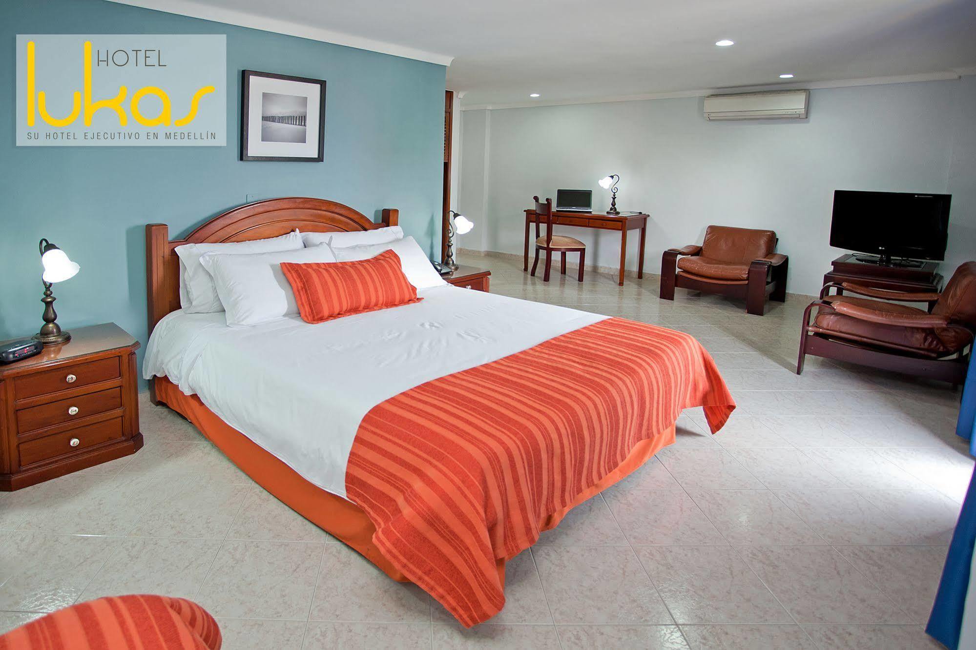 Hotel Lukas Меделин Екстериор снимка