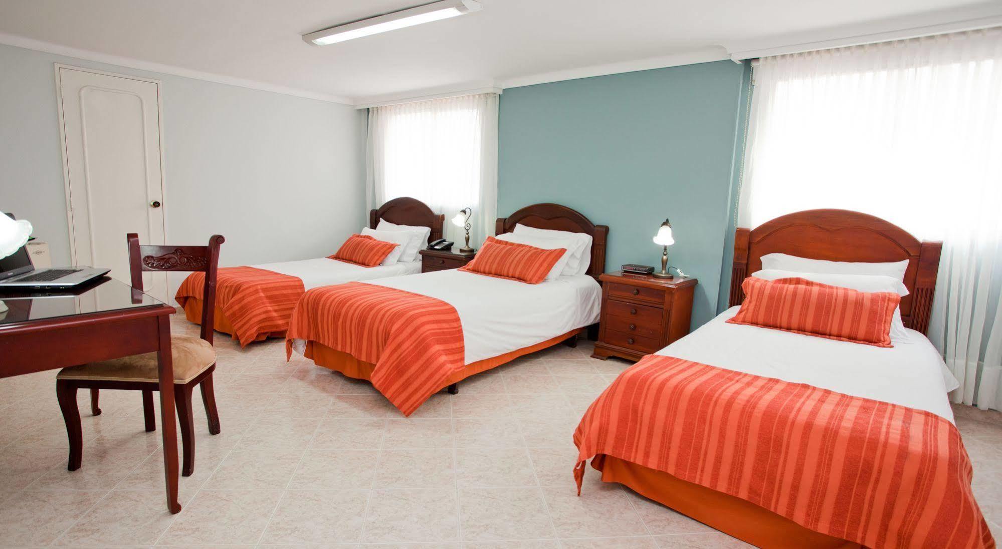 Hotel Lukas Меделин Екстериор снимка